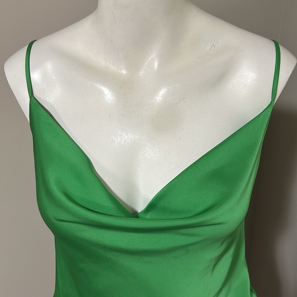 Aritzia Babaton Cowlneck Camisole Green Slinky Japan Fabric Sz XXS NEW - Picture 2 of 12